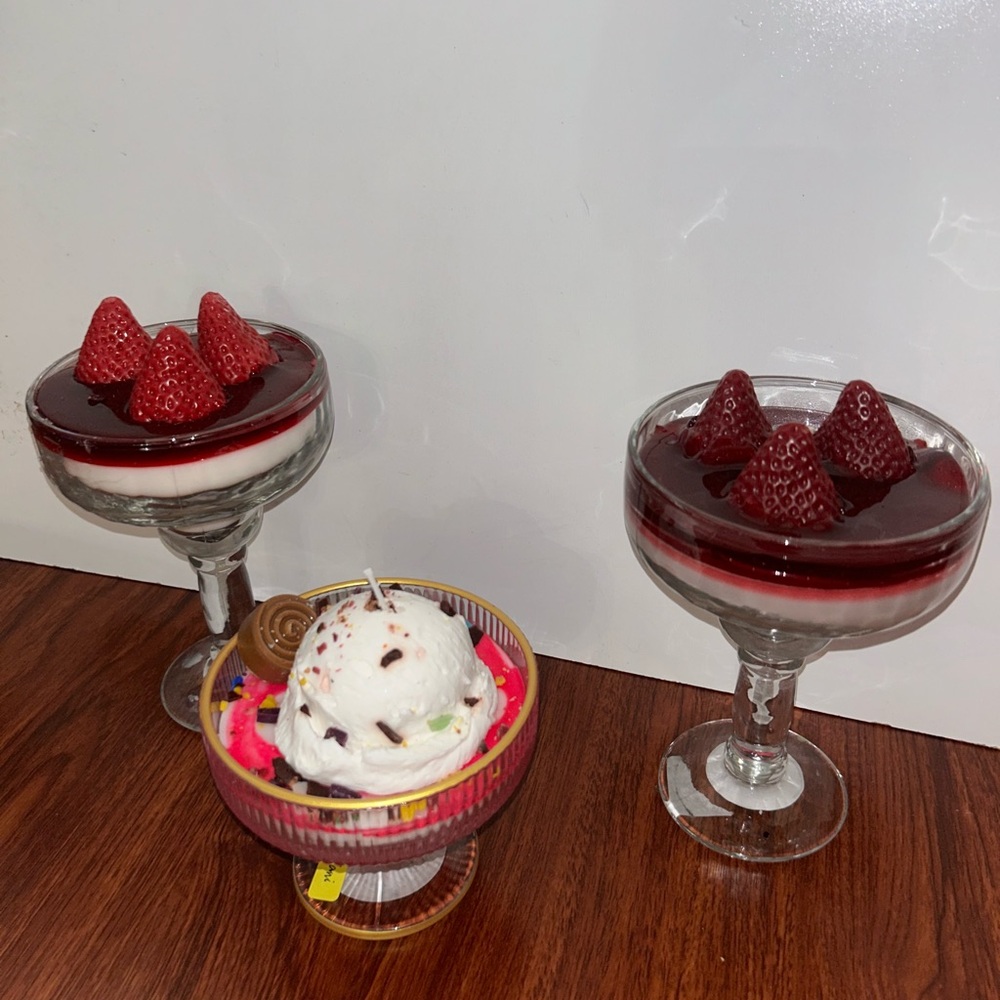 Set of 3 Decorative Glass Candle Dessert Bowls in Clear and Red